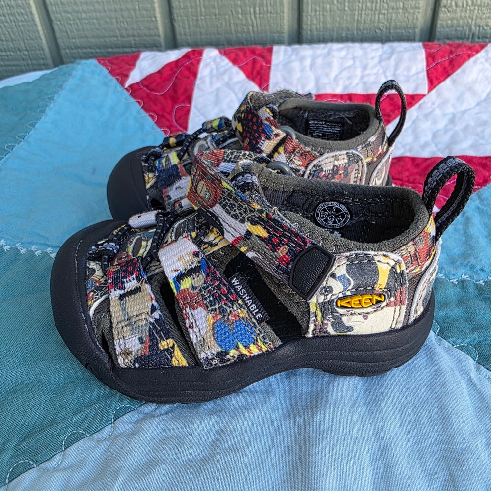 Keen Newport H2 Kids Toddler Size 5 Multicolor Comic Book Print Sport Sandals